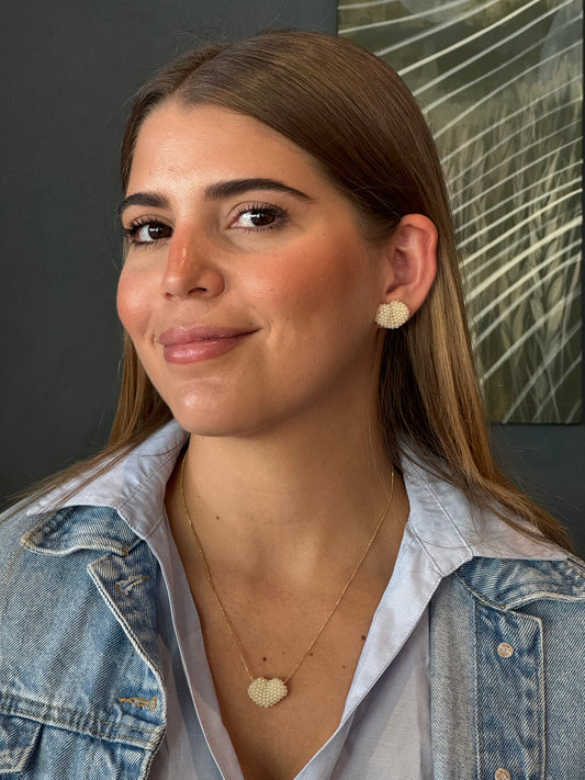 Aretes corazones be mine tejidos beige