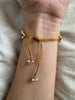 Pulsera Tierra Mostaza y Plateado